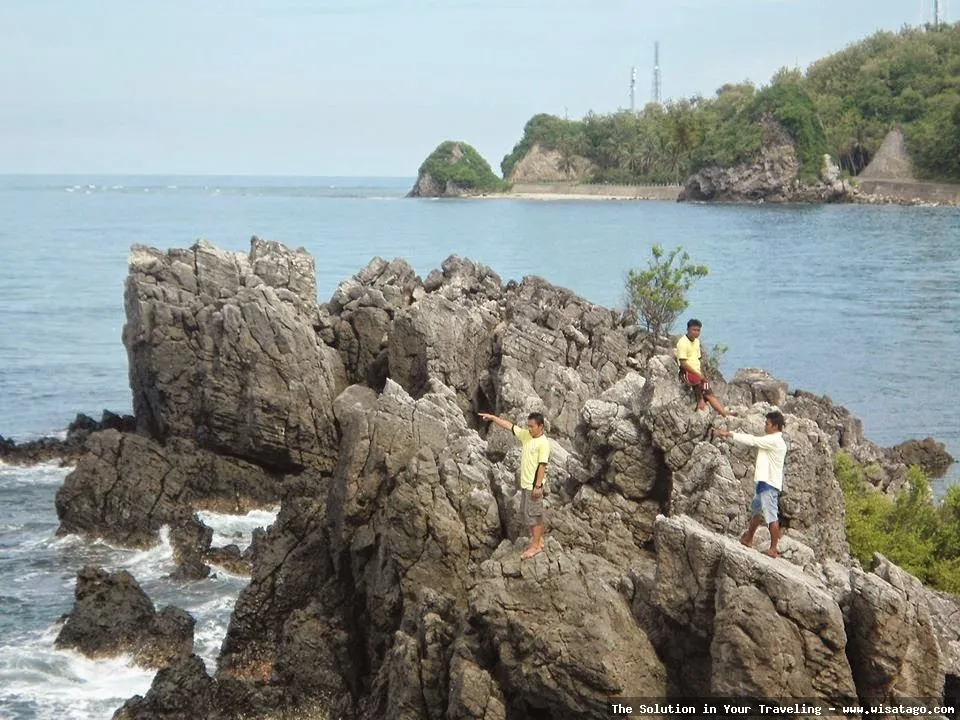 Taraujung Pamboang, keindahan alam Sulawesi.