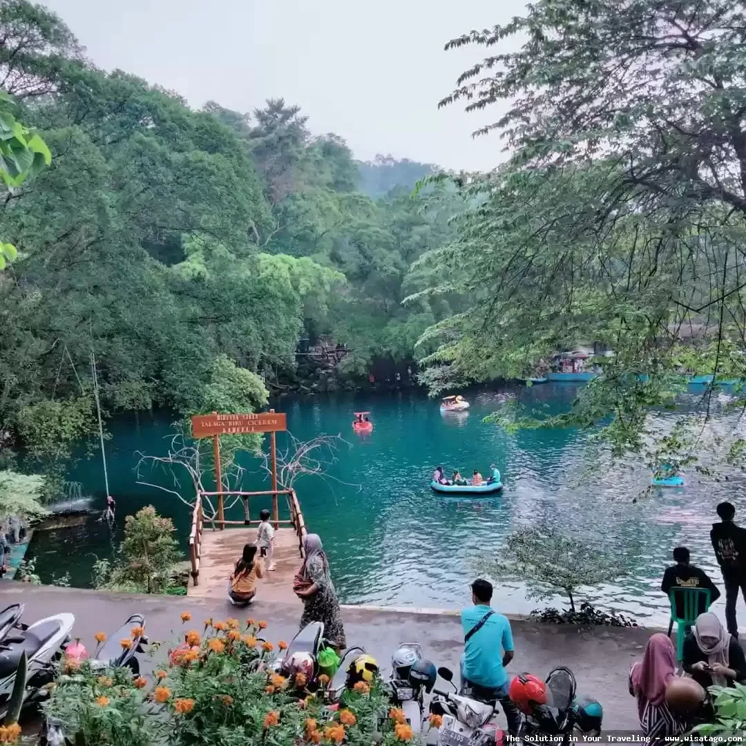 Telaga Biru: keindahan danau yang memukau