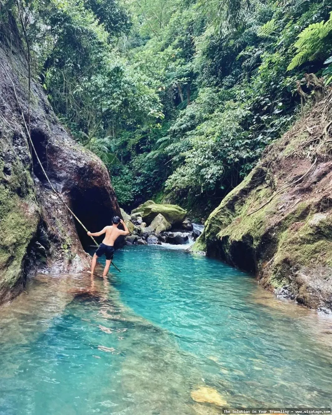 Telaga Biru: keindahan danau yang memukau