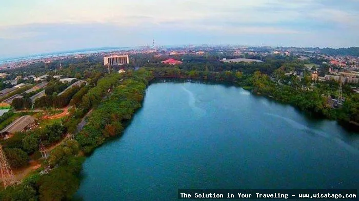 Telaga Ngipik, danau alami yang indah