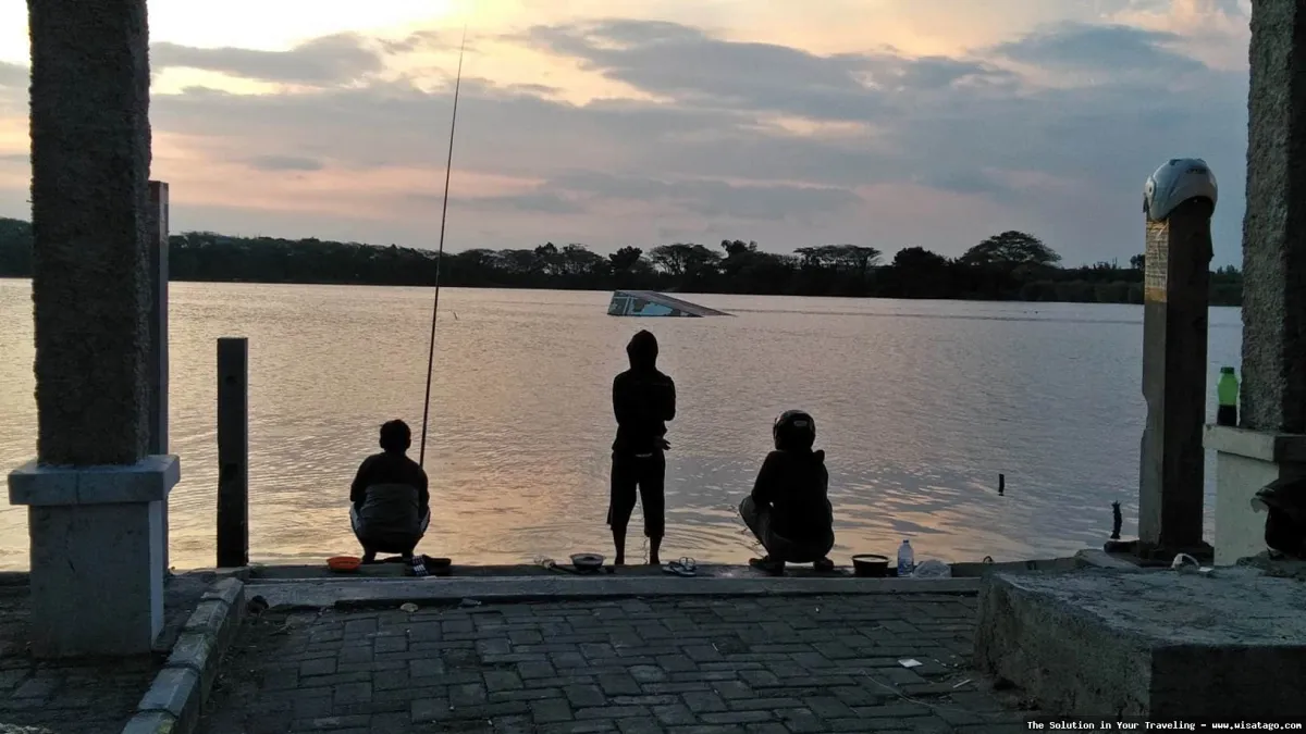 Telaga Ngipik, danau alami yang indah
