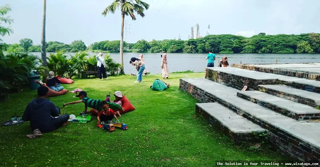 Telaga Ngipik, danau indah nan tenang