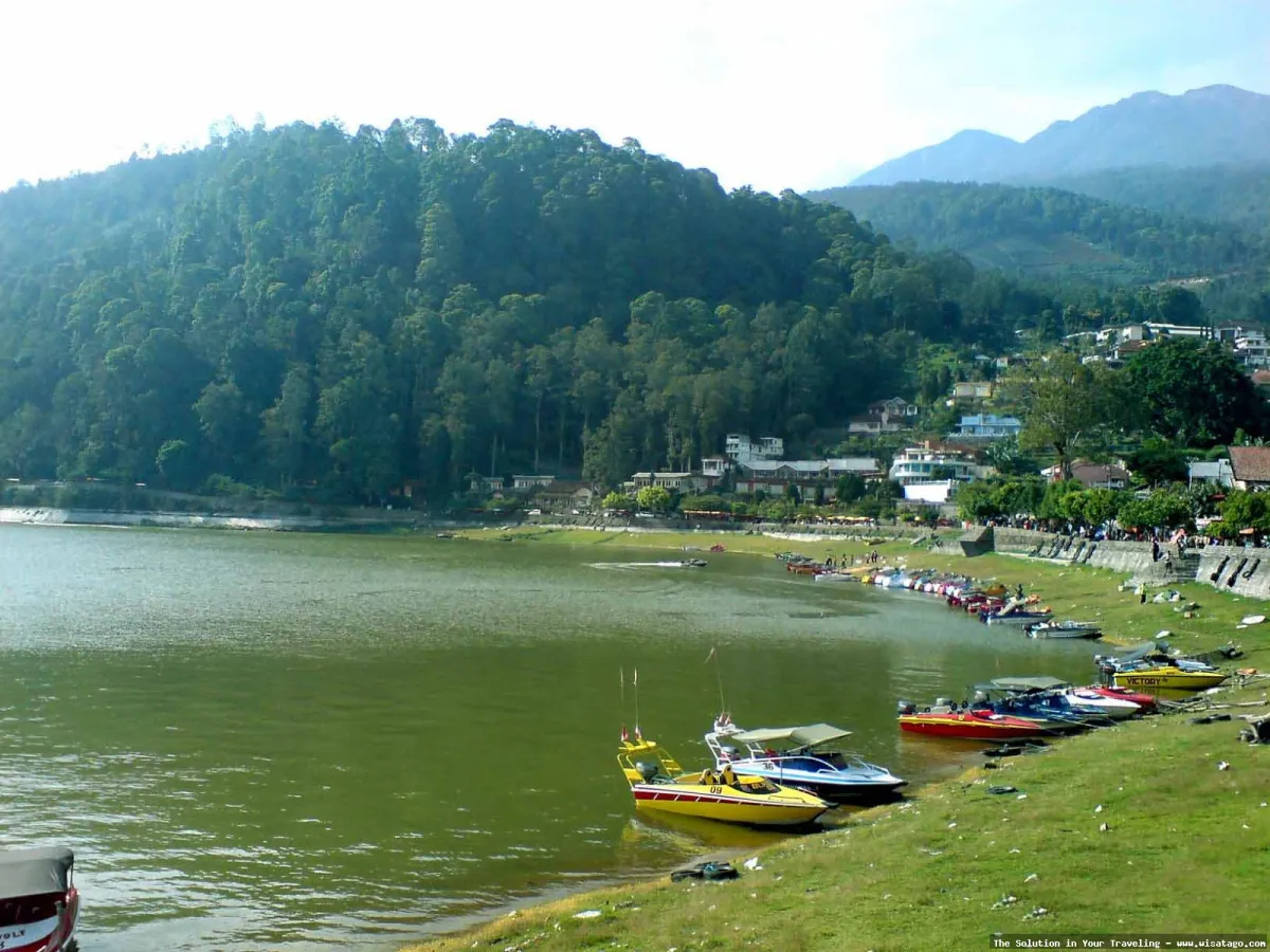 Telaga Sarangan: keindahan danau di Magetan