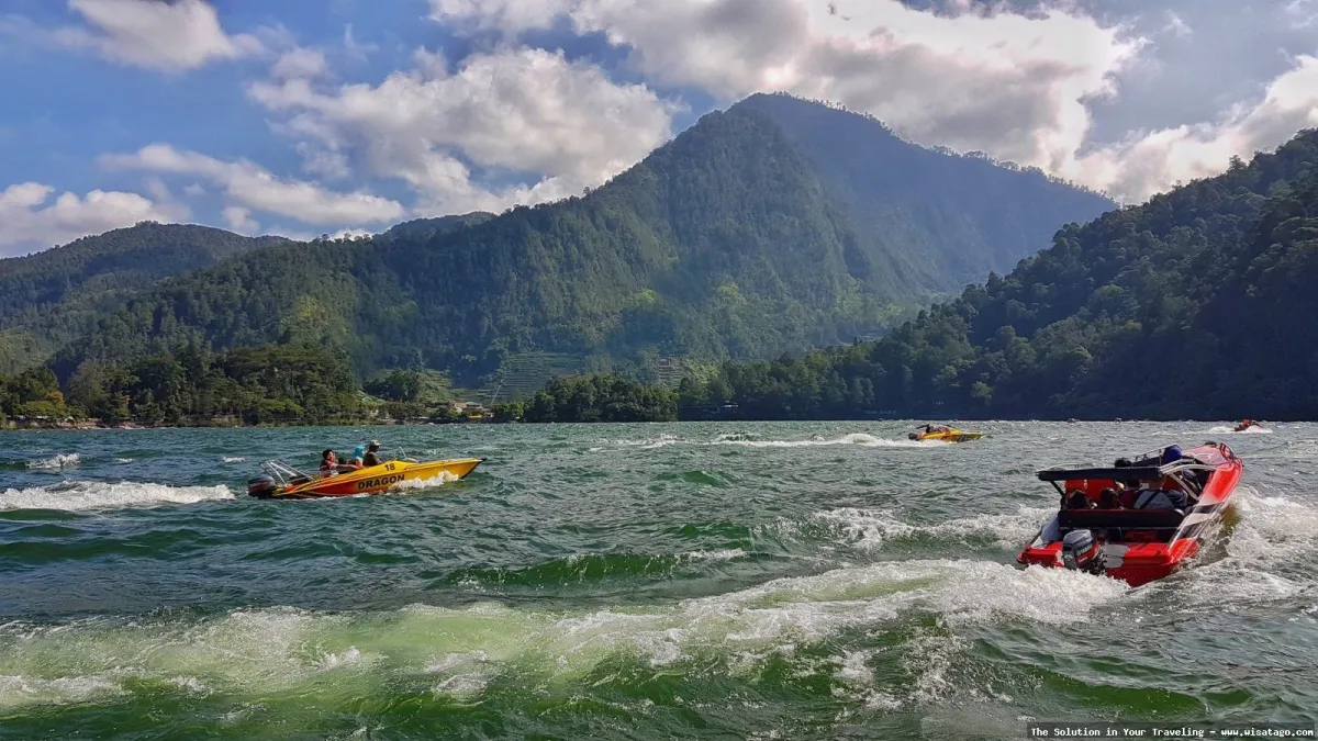 Telaga Sarangan: danau indah di Magetan