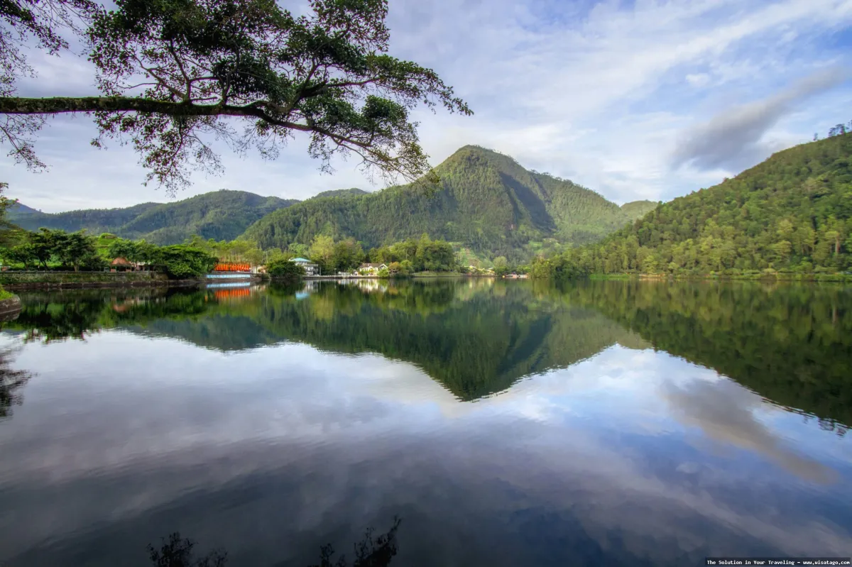 Telaga Sarangan, danau indah di Magetan