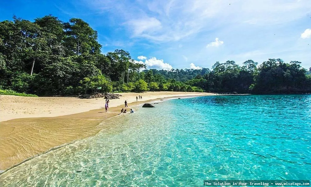 Teluk Hijau: Tips, Harga Tiket, Kuliner, Lokasi, Fasilitas dan Spot Teluk Hijau: Tips, Harga Tiket, Kuliner, Lokasi, Fasilitas dan Spot