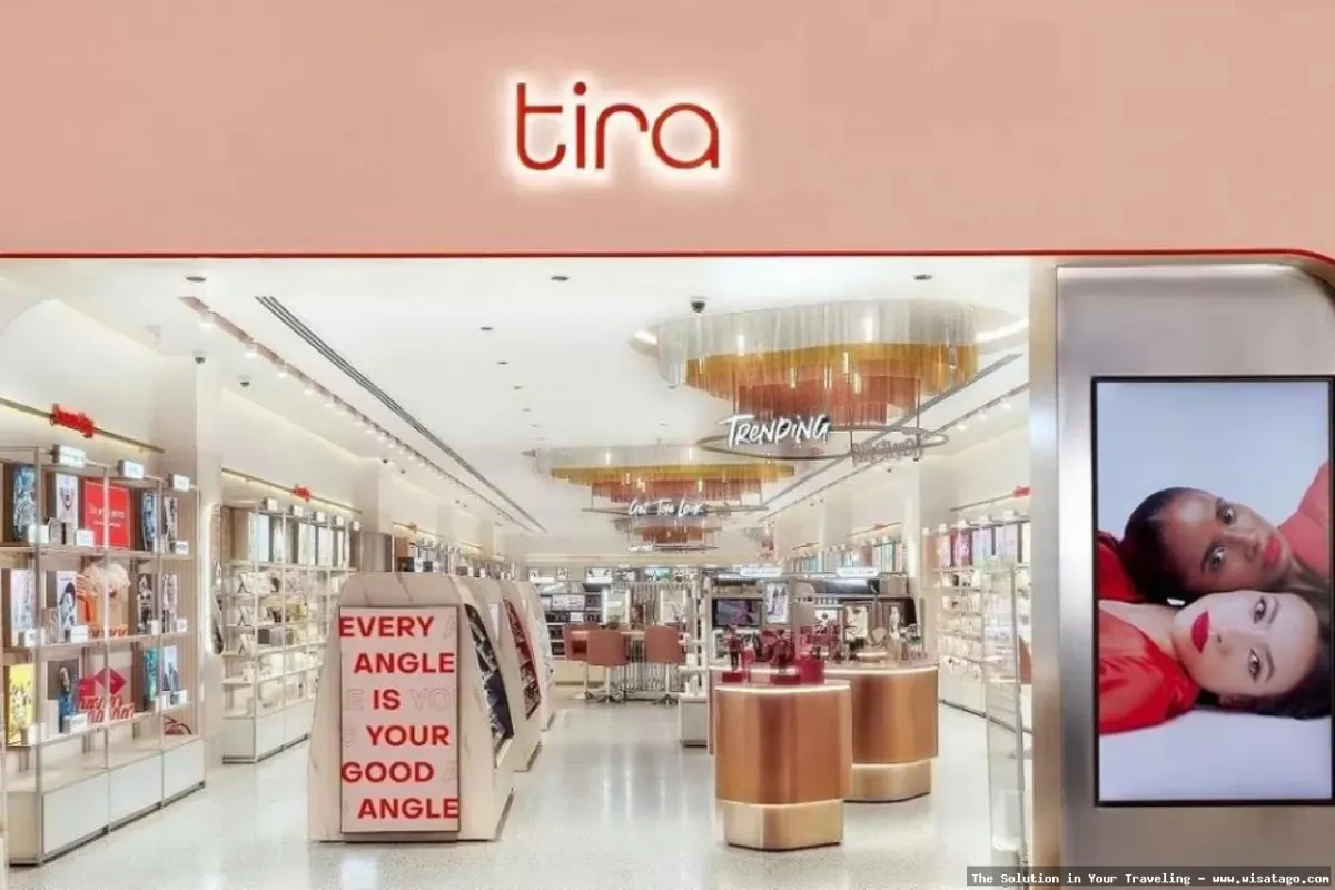 TIRA CAFE And BISTRO yang nyaman