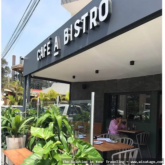 TIRA CAFE And BISTRO yang nyaman