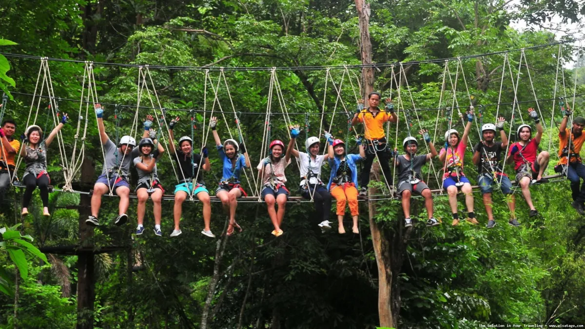 Treetop Adventure Park penuh tantangan seru