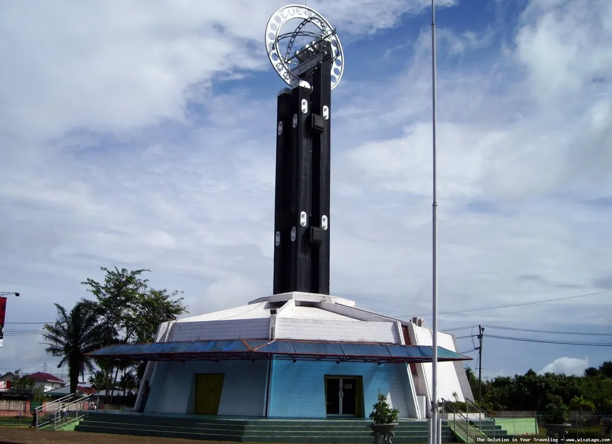 Tugu Khatulistiwa, simbol garis lintang nol