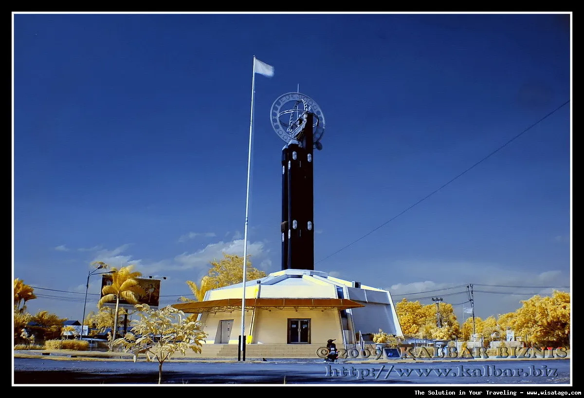 Tugu Khatulistiwa: simbol garis lintang nol