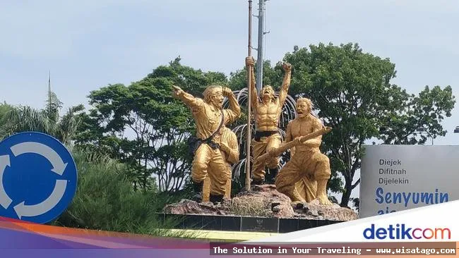Tugu Simpang Lima ikon Kota Kediri