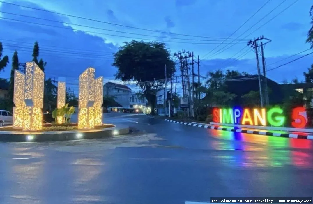 Tugu Simpang Lima ikon Kota Kediri
