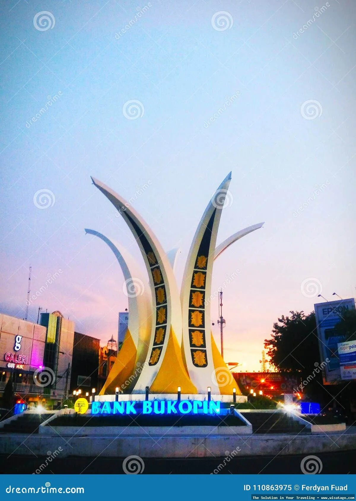 Tugu Simpang Lima ikon Kota Kediri