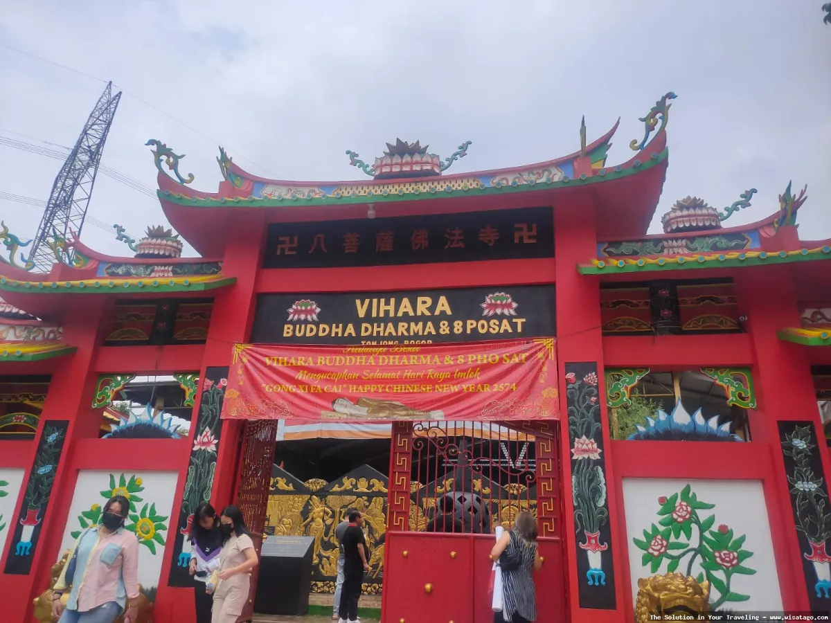 Vihara Dharma Dwiepa: bangunan megah nan indah