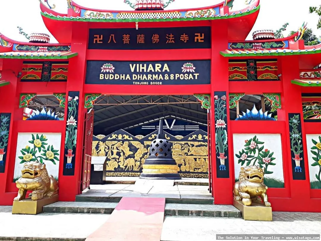 Vihara Dharma Dwiepa, tempat ibadah umat.
