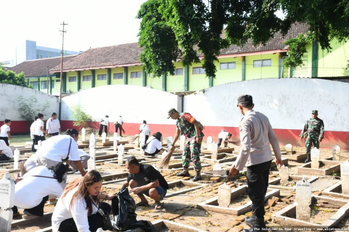 Vihara Dharma Dwiepa yang megah berdiri