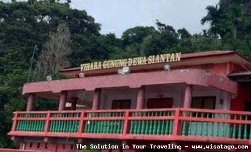 Vihara Gunung Dewa Siantan megah mempesona