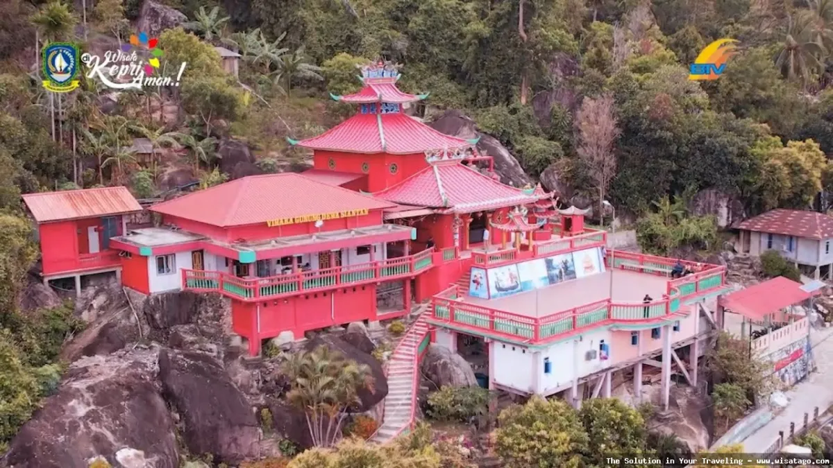 Vihara Gunung Dewa Siantan megah berdiri