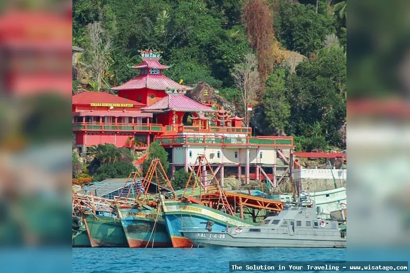 Vihara Gunung Dewa Siantan megah berdiri