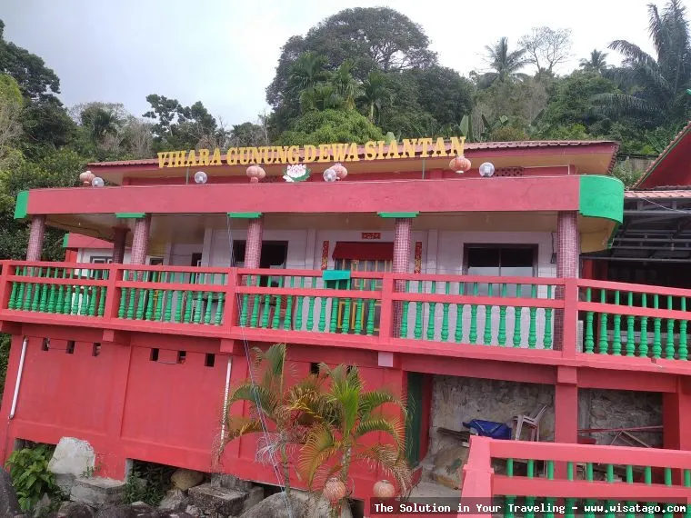 Vihara Gunung Dewa Siantan megah memesona