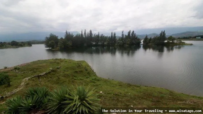 Waduk Keuliling, danau buatan yang indah
