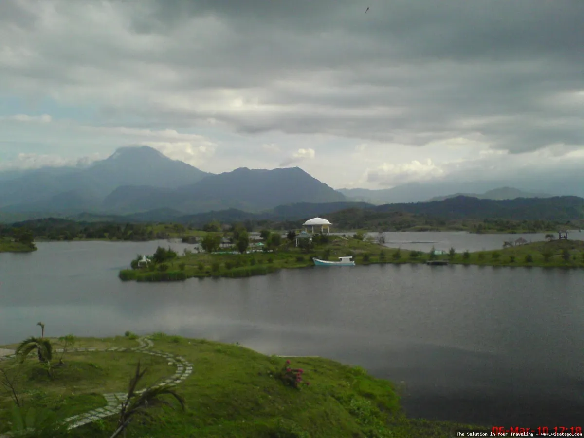 Waduk Keuliling, keindahan dan ketenangan air