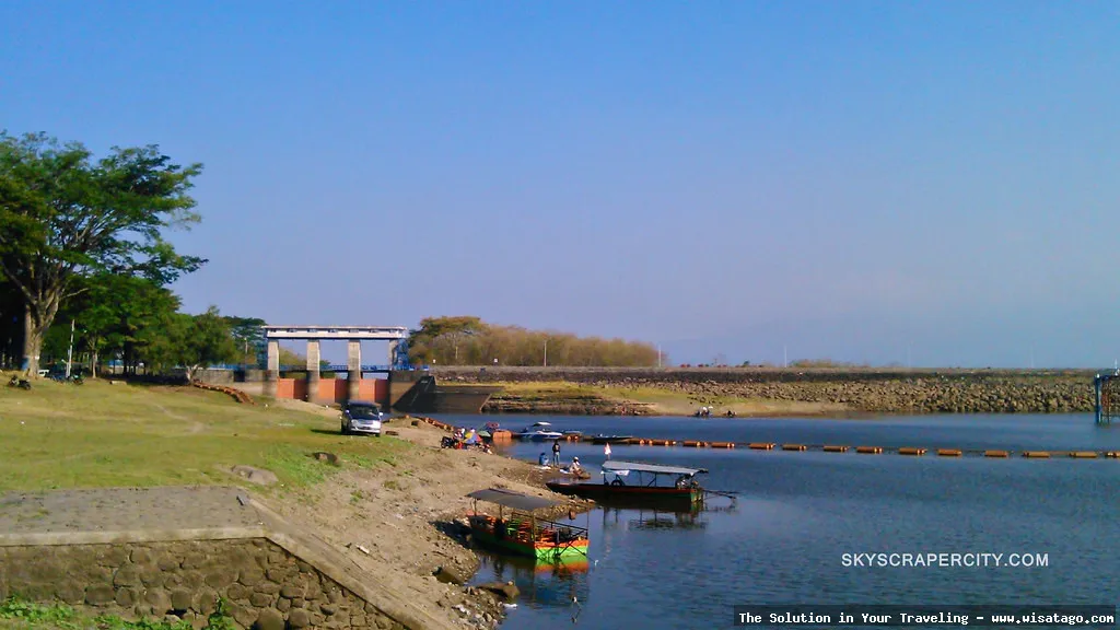 Waduk Widas: Pemandangan indah dan tenang