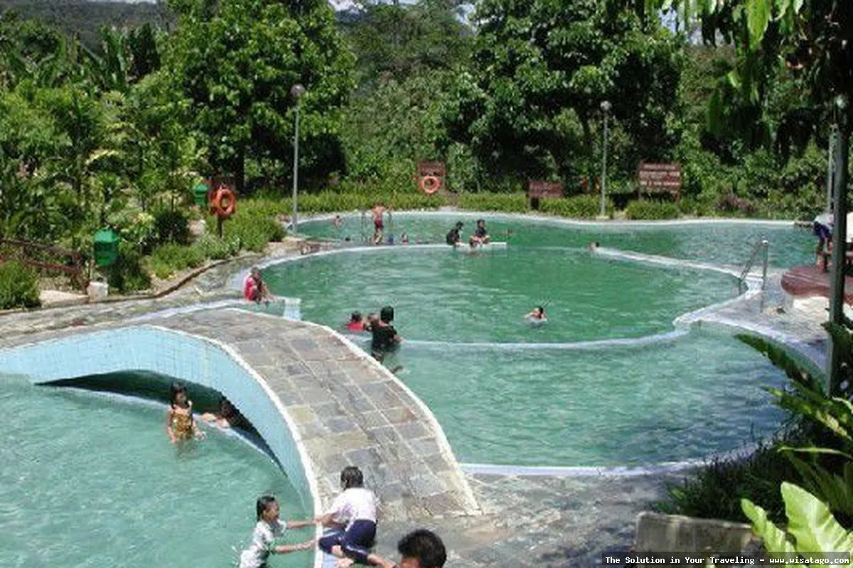 Wana Wisata Air Panas Prataan yang alami