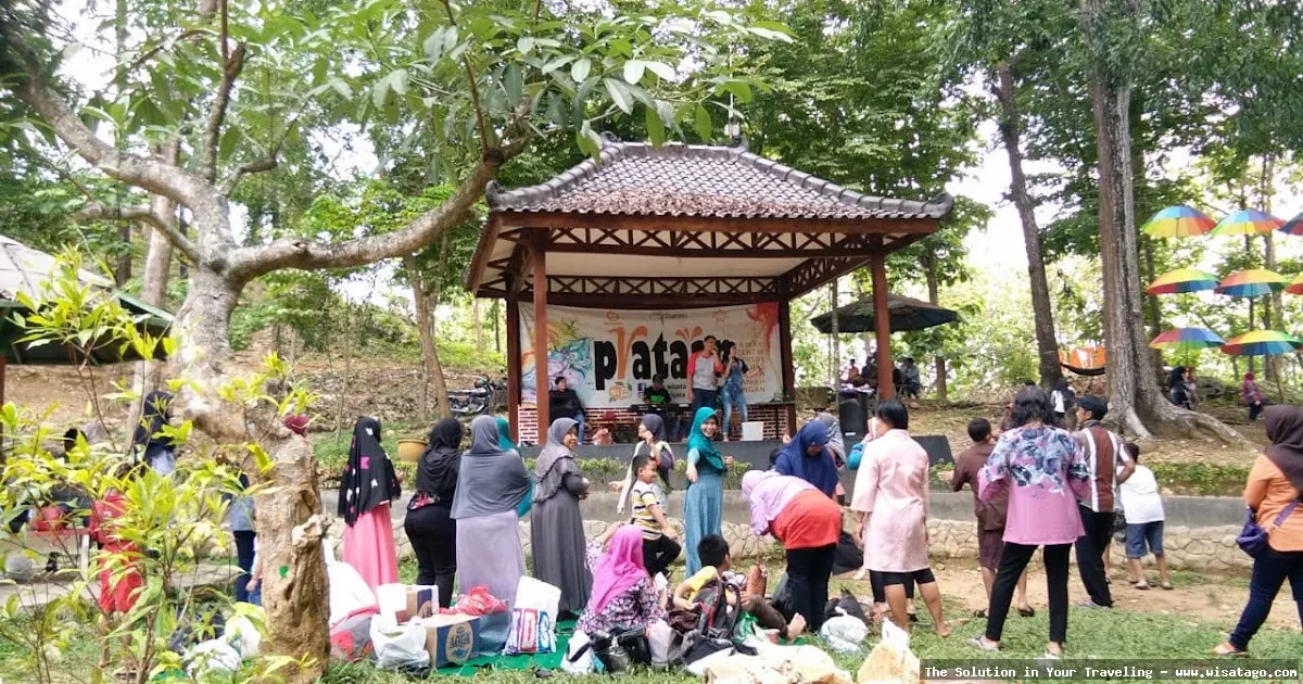 Wana Wisata Air Panas Prataan yang menyegarkan