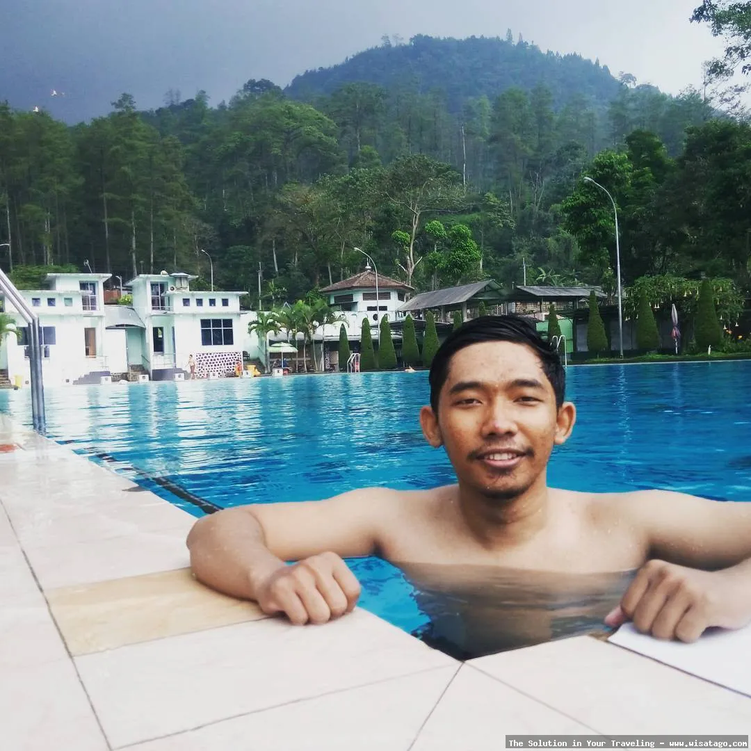 Wana Wisata Air Panas Prataan yang alami