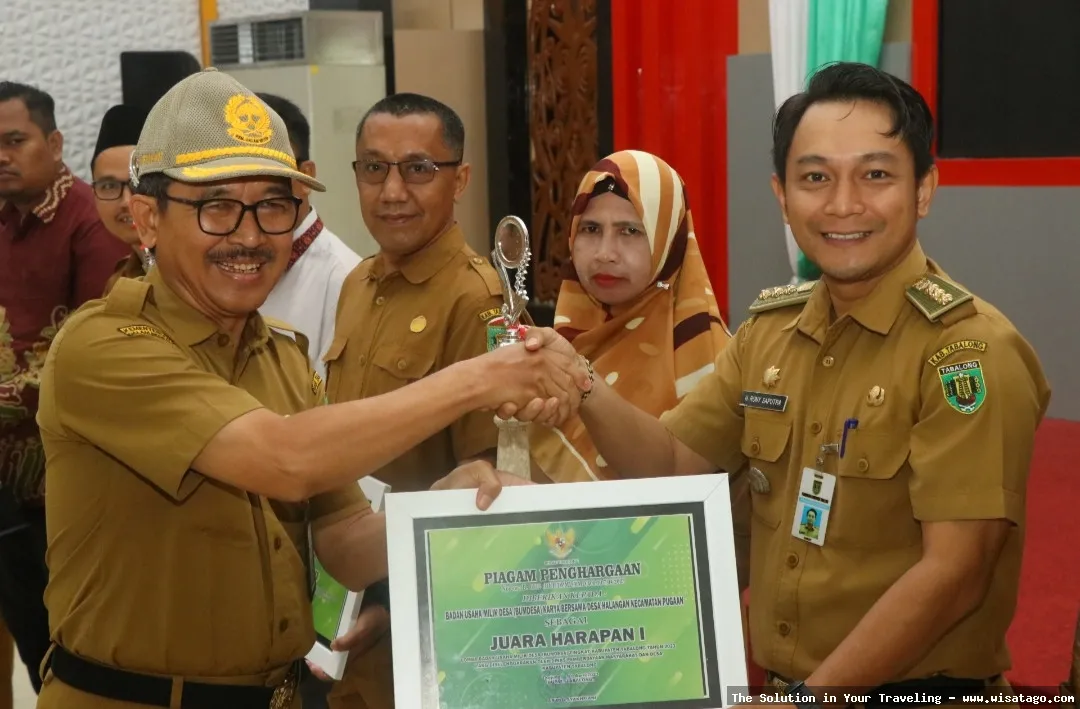 Warkop BUMDes Karya Bersama yang ramai.