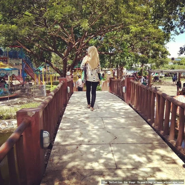 Wisata Ade Irma Suryani Waterland seru.