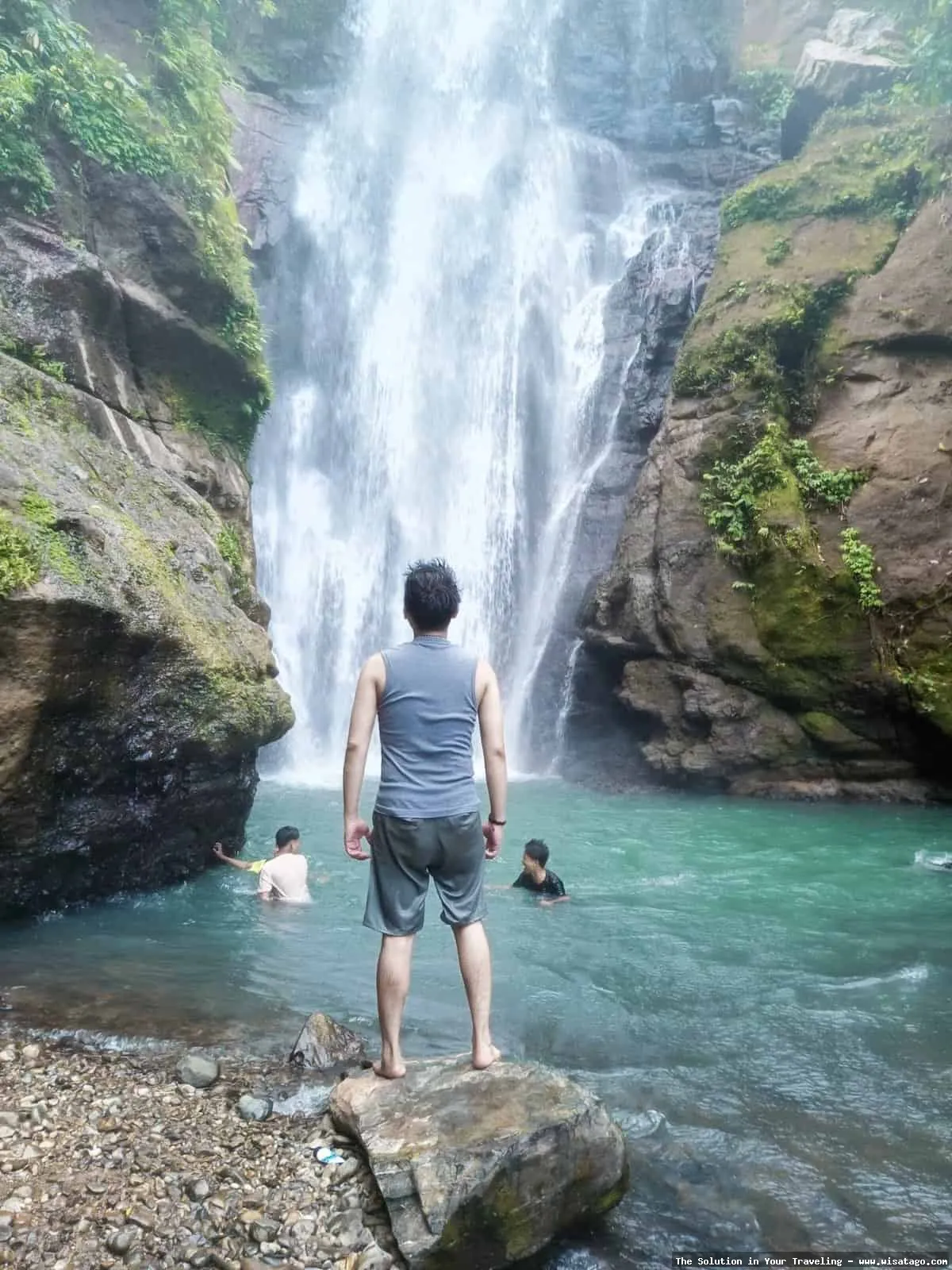 wisata Air Terjun Antrokan Manggisan alami