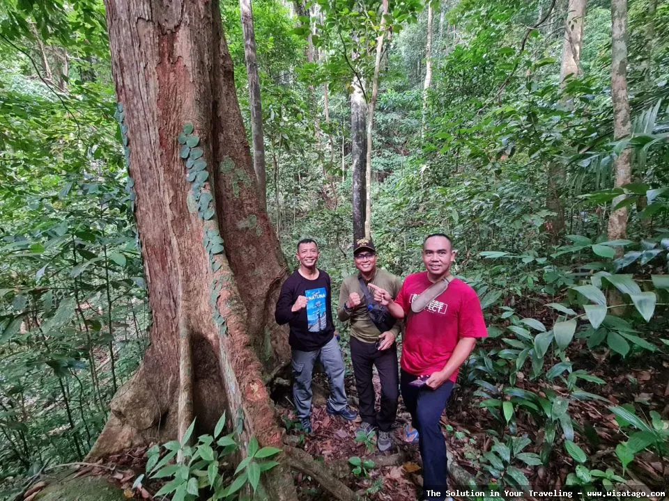 wisata Air Terjun Gunung Ranai indah