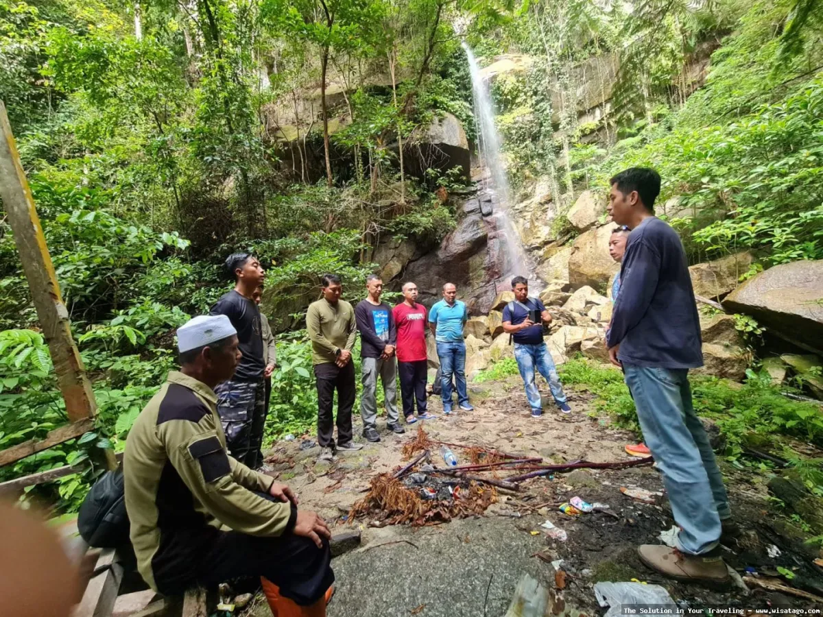 wisata Air Terjun Gunung Ranai mempesona