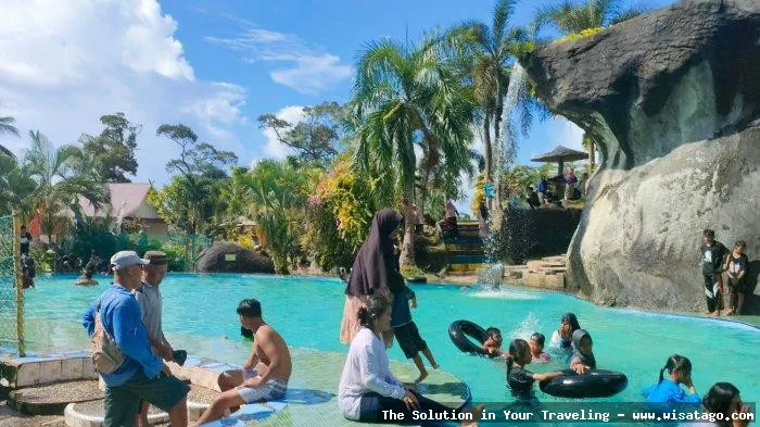 Wisata Air Terjun Gunung Ranai mempesona