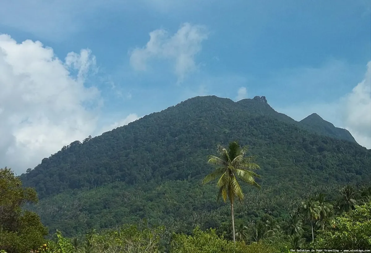 wisata Air Terjun Gunung Ranai nan indah