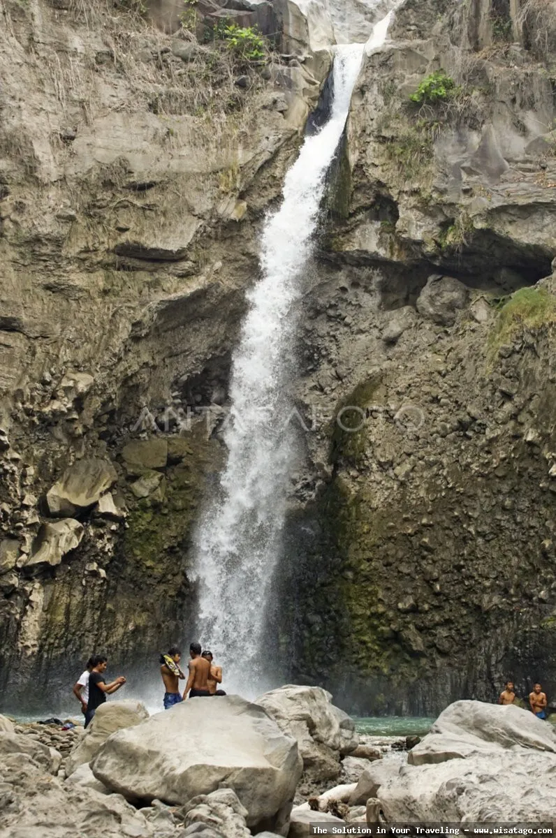 wisata Air Terjun Mangku Sakti nan indah