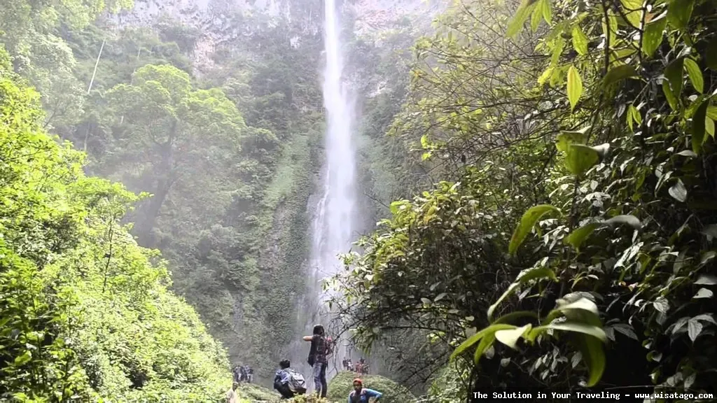 Wisata Air Terjun Pancuran Rayo nan indah