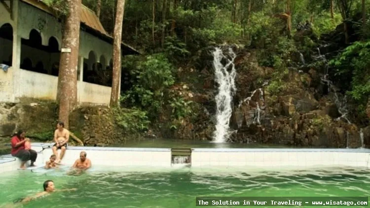 wisata Air Terjun Pongkar yang indah