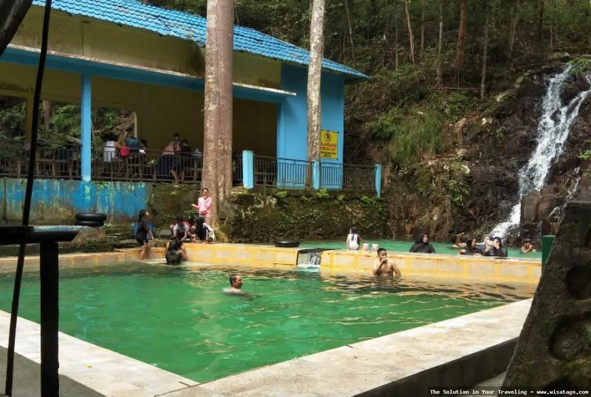Wisata Air Terjun Pongkar yang mempesona