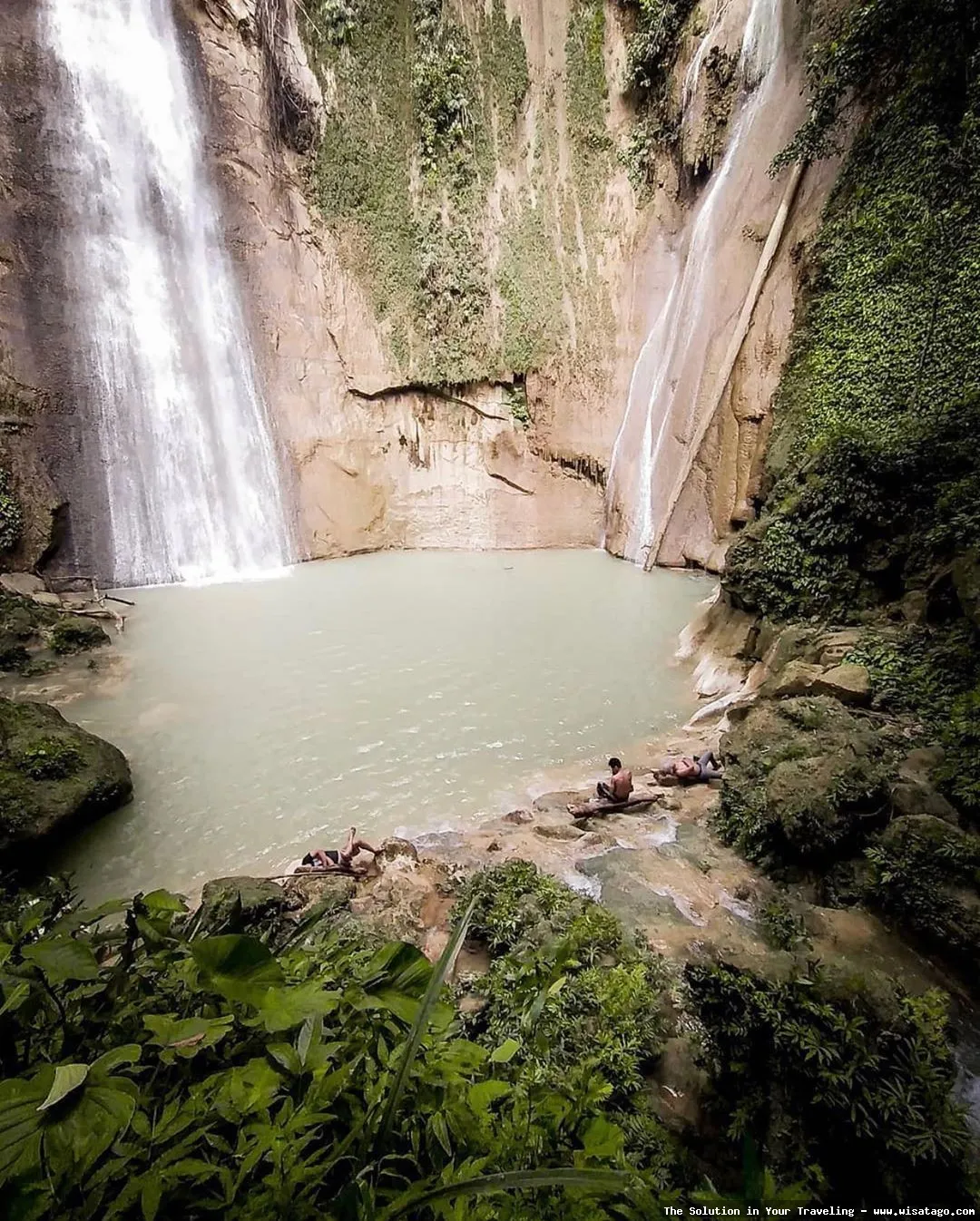wisata Air Terjun Samparona yang indah