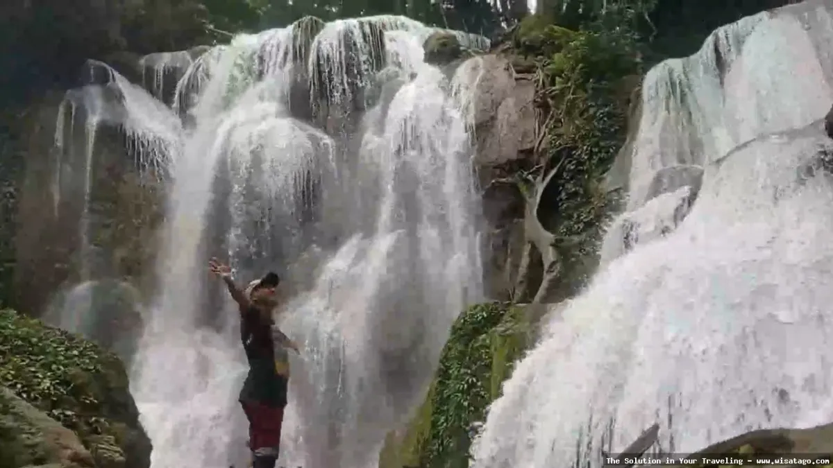 Wisata Air Terjun Samparona nan indah