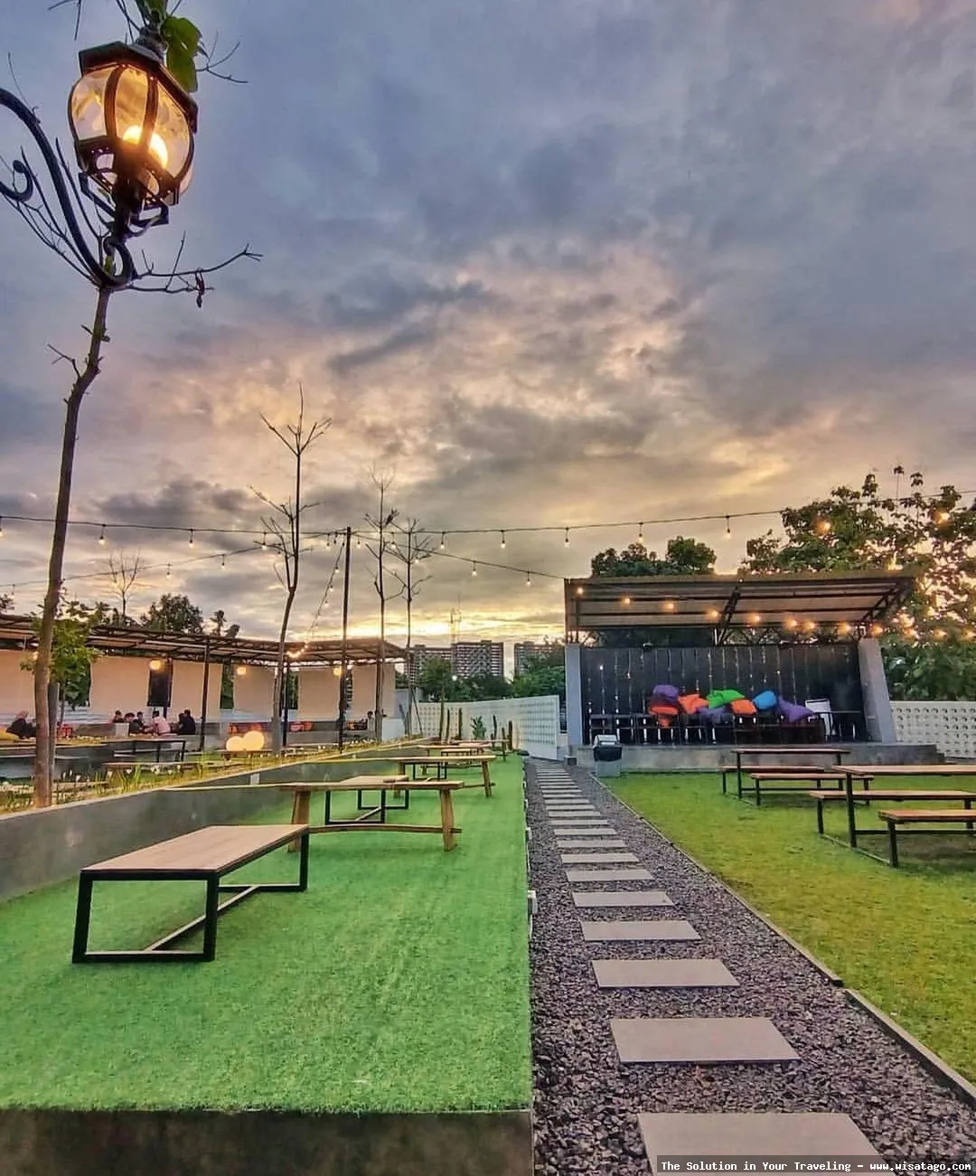Wisata Atap Langit Coffee And Eatery: Tips, Harga Tiket, Kuliner, Lokasi, Fasilitas dan Spot