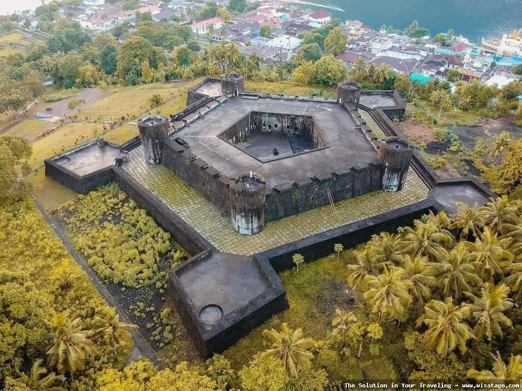 Wisata Benteng Bukit Cening bersejarah menawan