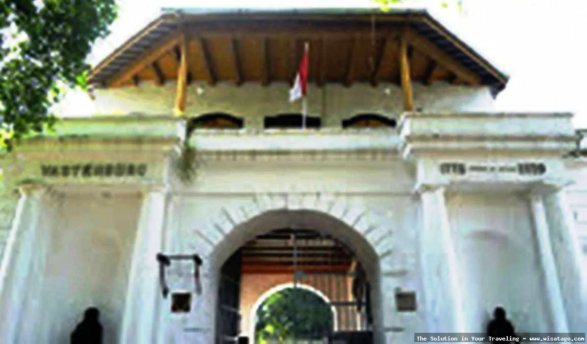 wisata Benteng Bukit Cening bersejarah