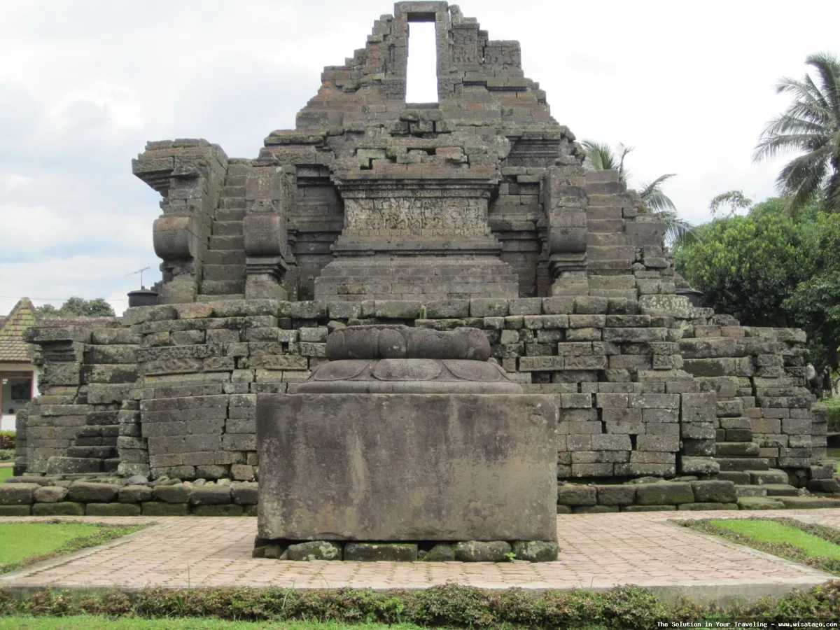 wisata Candi Jago yang mempesona