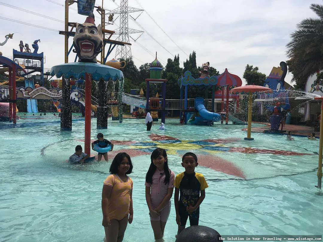 Wisata Depok Fantasy Waterpark ceria.
