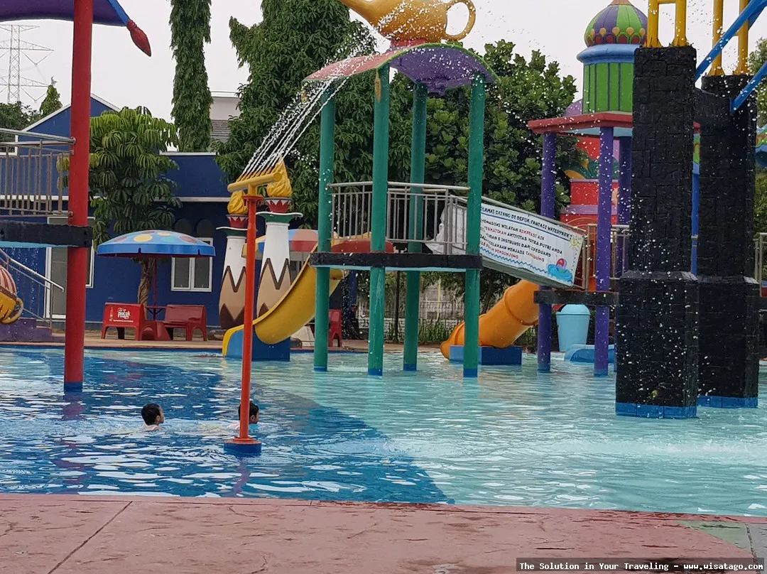 Wisata Depok Fantasy Waterpark ceria.